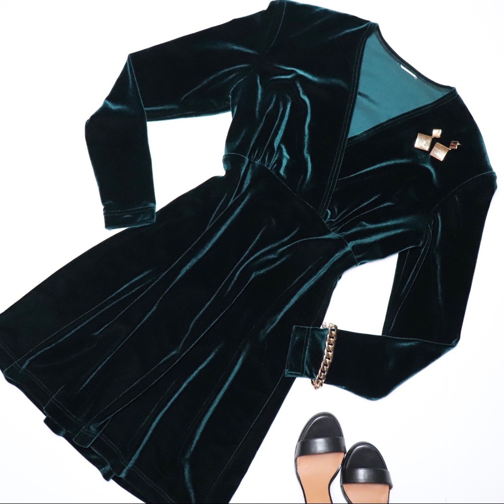 VINTAGE Green Velvet Long Sleeve Holiday Dress